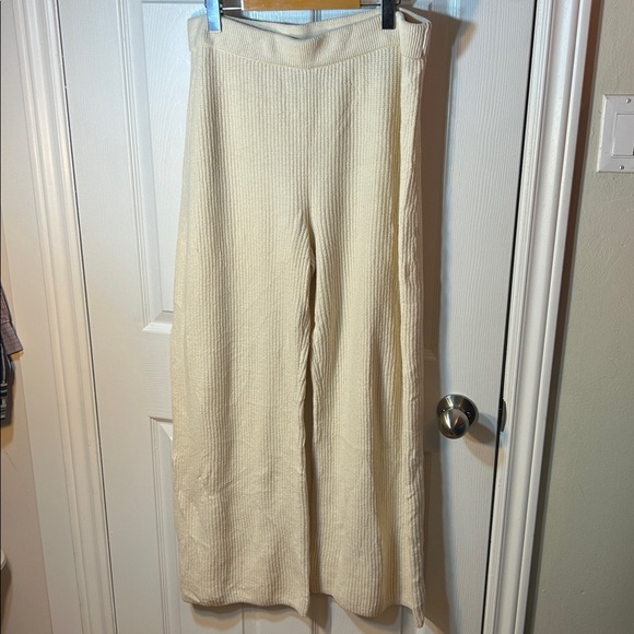 Gap CashSoft Cable-Knit Sweater Pants size Large cream beige relaxed fit - Picture 4 of 10